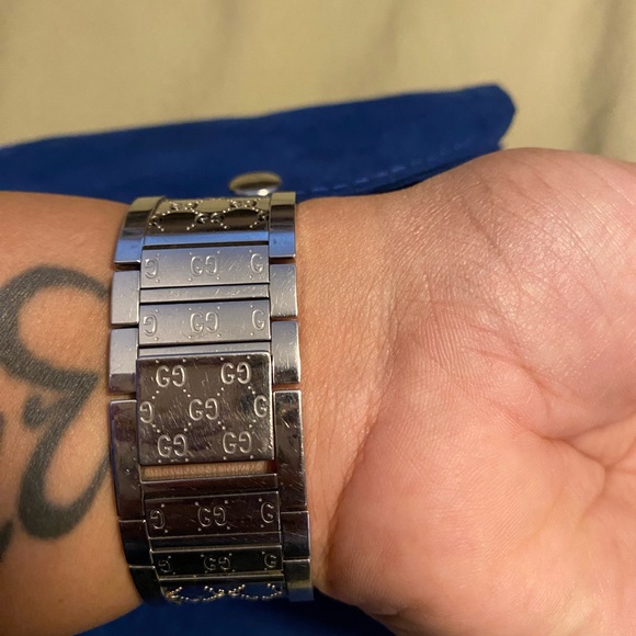 Gucci Women's Watch - Picture 4 of 4